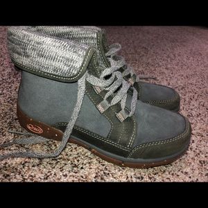 Women’s grey Chaco Boots size 7